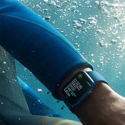 Apple Watch Nike Series 7 GPS 45mm (корпус - темная ночь, спортивный ремешок Nike цвета антрацитовый/черный, IP67/WR50)— фото №3